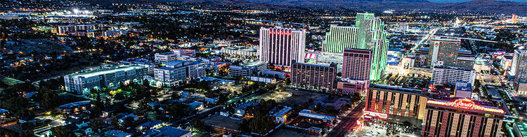 Reno Skyline bei Nacht