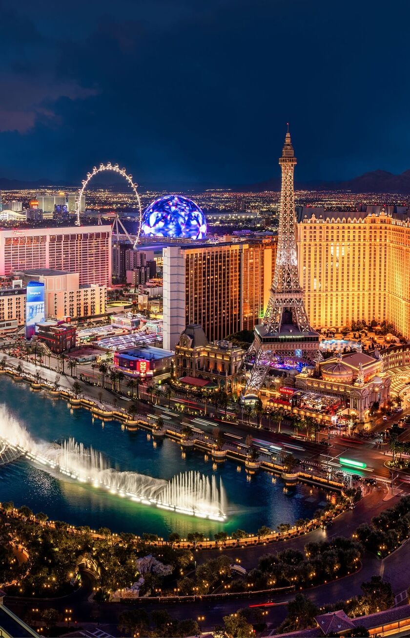 Der Las Vegas Strip mit vielen berühmten Sehenswürdigkeiten bei Nacht