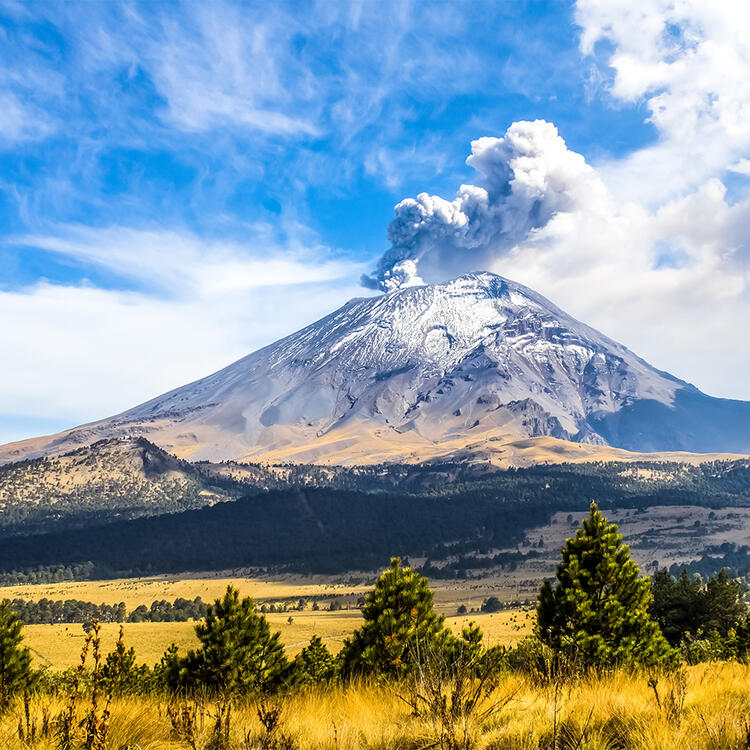 Der aktive Popocatépetl-Vulkan in Mexiko