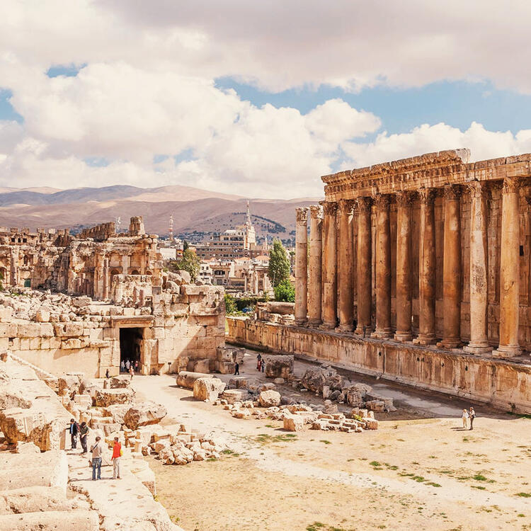 Blick auf die Ruinenstadt Baalbek im Libanon.