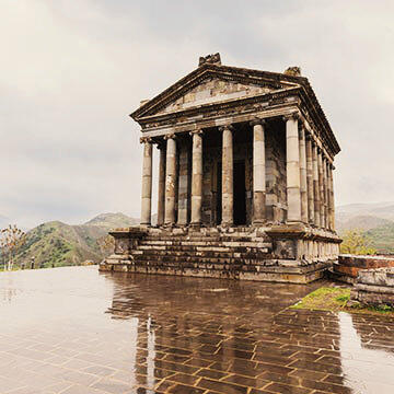 Tempel von Garni vor atemberaubender Landschaft