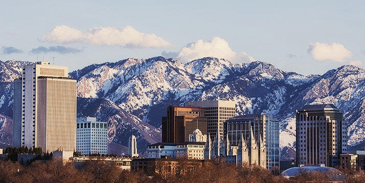 Salt Lake City nahe den Bergen