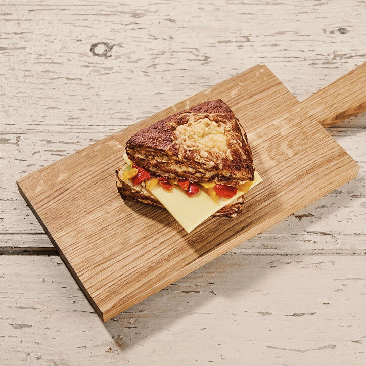 Laugenecke mit Käse & Grillgemüse
