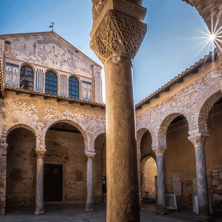 Innenhof der Euphrasius-Basilika in Poreč