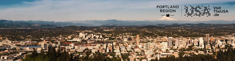 Skyline von Portland mit Logos "Portland Region" und "VisitTheUSA.de"