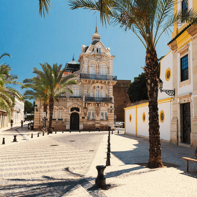 Strasse in der Altstadt Faros - Portugal