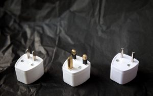 Steckdosenadapter - damit dem Handy nicht der Saft ausgeht.