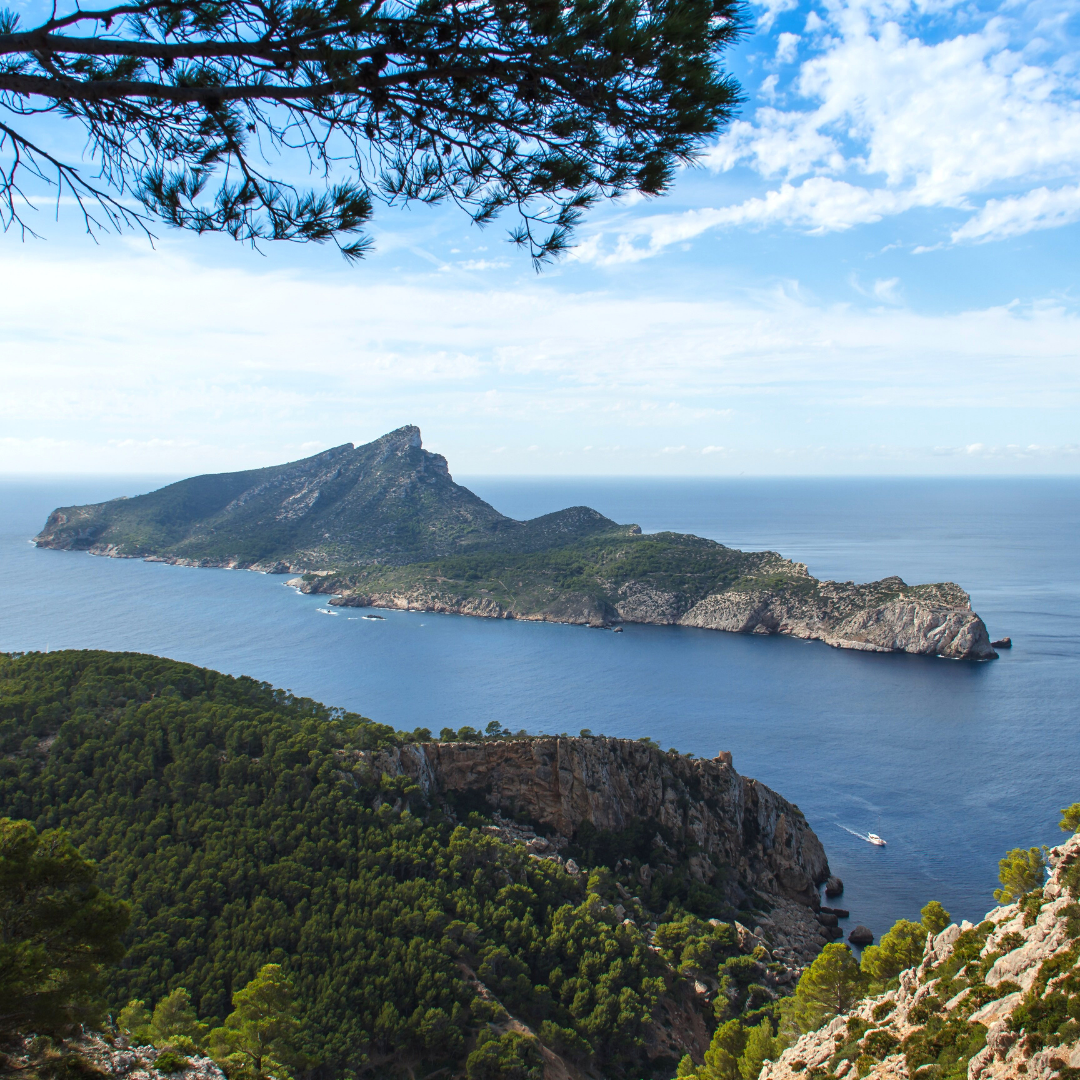 Blick auf kleine Insel vor Mallorca