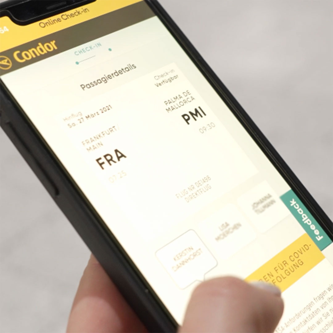 Smartphone auf dem Condor App geöffnet ist für Check-in