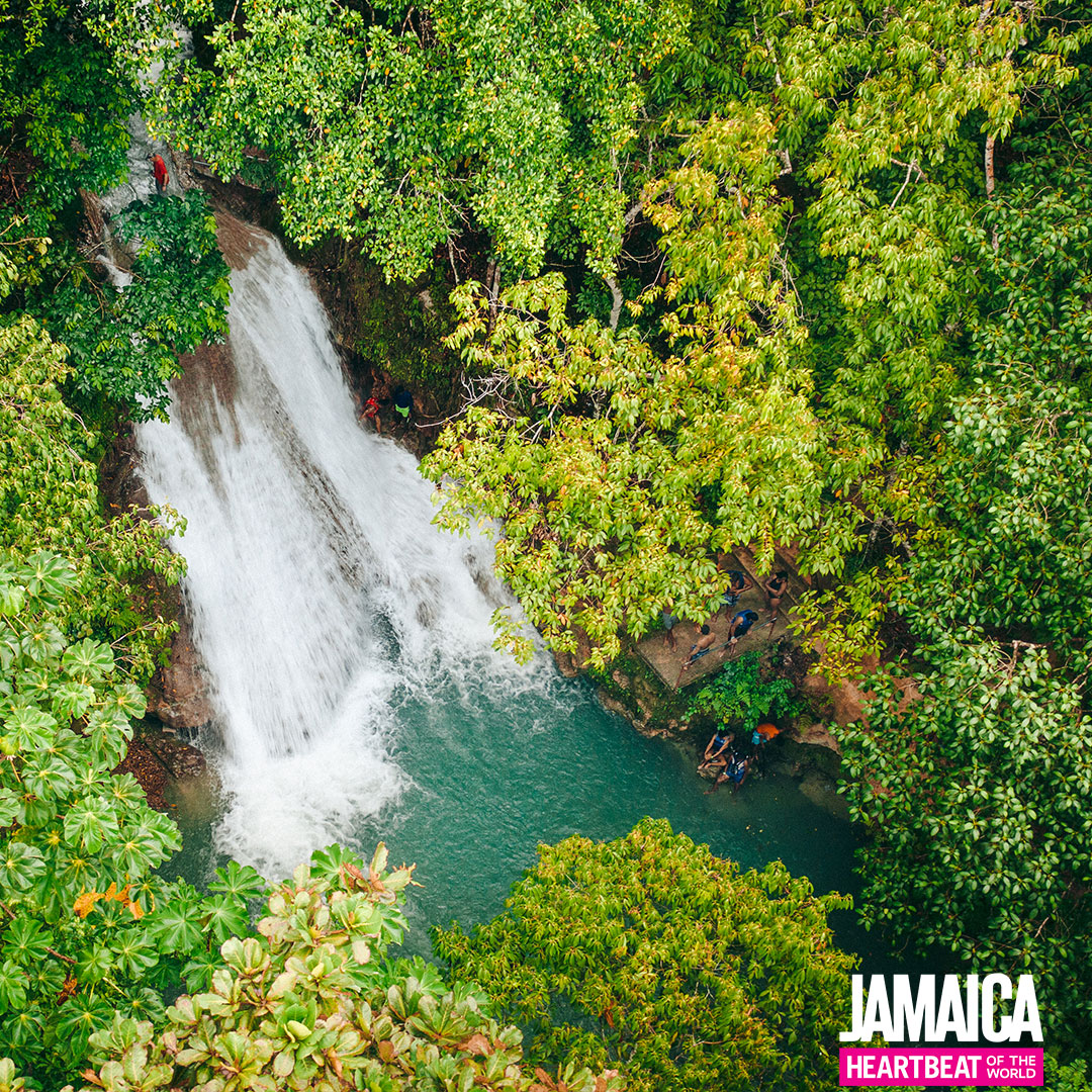 Blick auf Wasserfall bei Ochos Rios