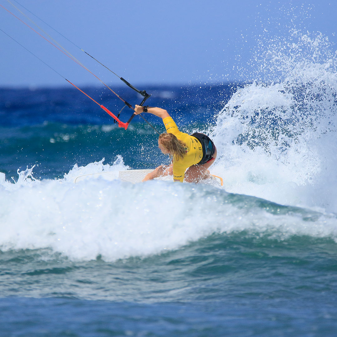 Kitesurferin Peri Roberts beim Master of the Ocean 2021