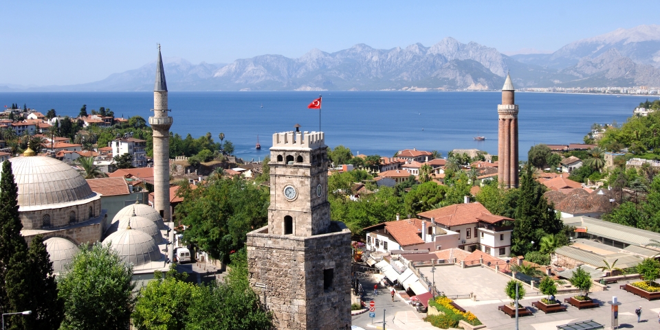 Buchen Sie billige Flüge nach Antalya - Condor