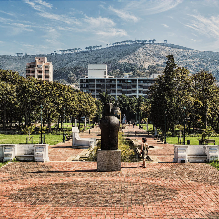 Kapstadts Company Garden mit dem Signal Hill im Hintergrund, Südafrika