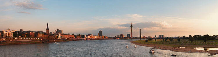 Duesseldorf Skyline Die Skyline von Duesseldorf
