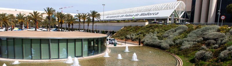Der Haupteingang des Flughafens Palma de Mallorca