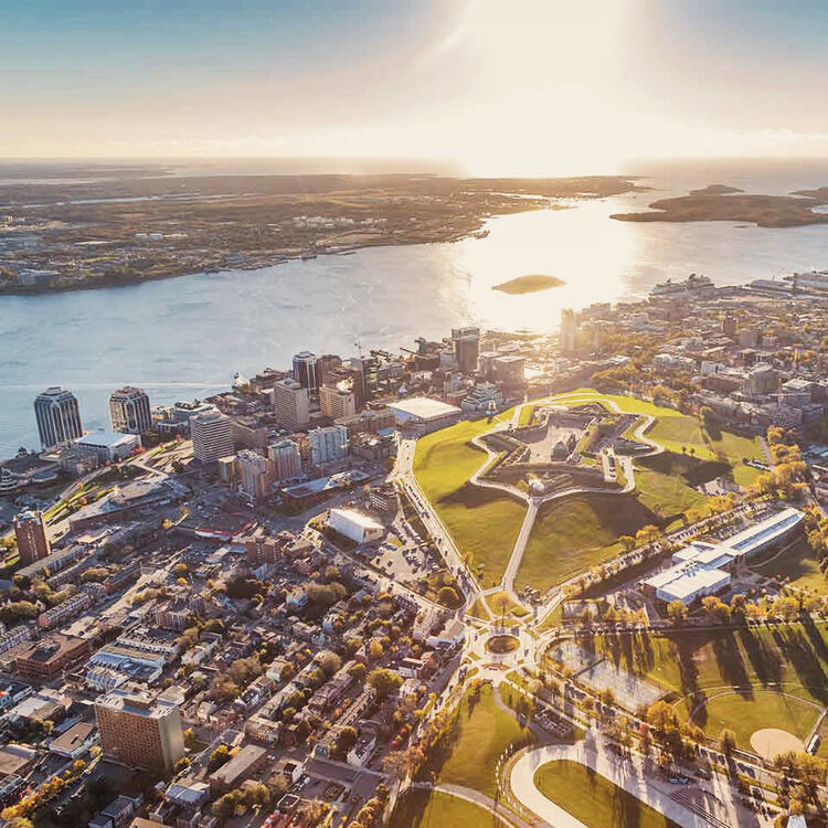 Besuchen Sie die Festungszitadelle in Halifax und geniessen Sie den einzigartigen Ausblick.