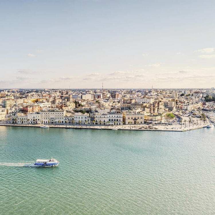 Brindisi - Italiens Tor zum Osten Brindisi - Italiens Tor zum Osten
