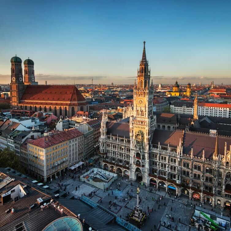 München Altstadt mit Frauenkirche und Rathaus