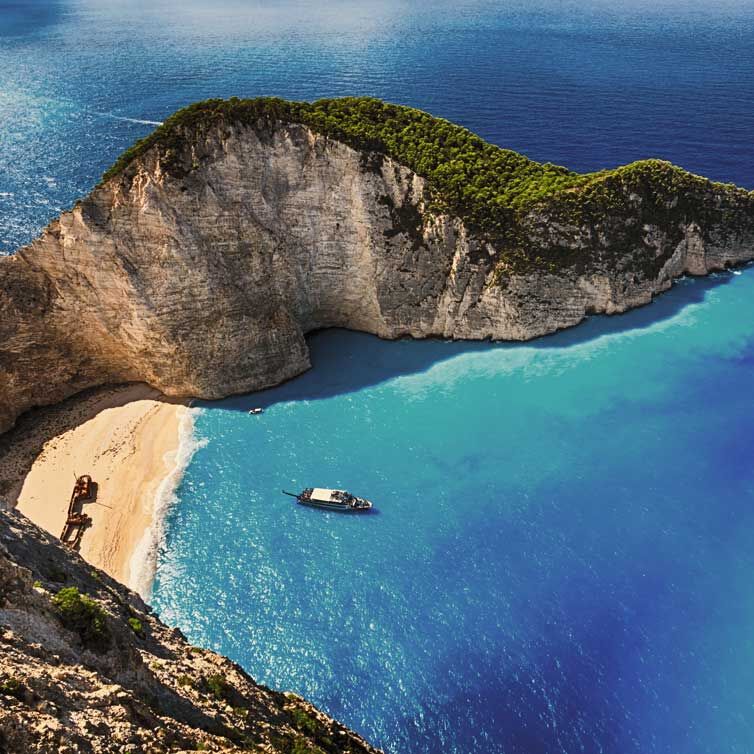 Ein Beispielbild für das Reiseziel Zakynthos: Eine türkisblaue Bucht mit Sandstrand