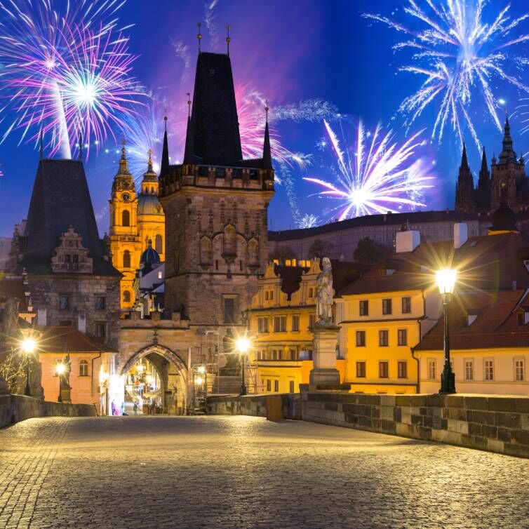 Prag Silvester Feuerwerk Karlsbrücke