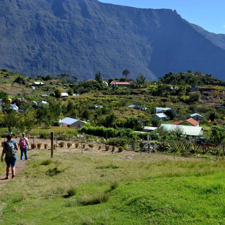 Mafate Talkessel Reunion mit Wanderern