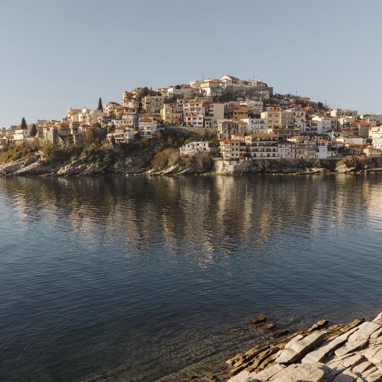 Blick auf die malerische Hafenstadt Kavala