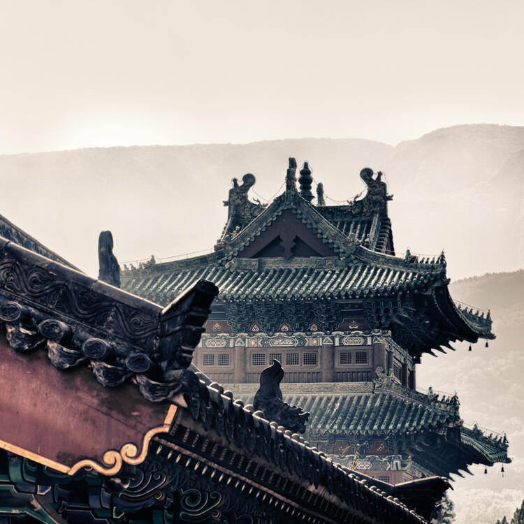 Dächer der Shaolin Tempel im Sonnenuntergang, China