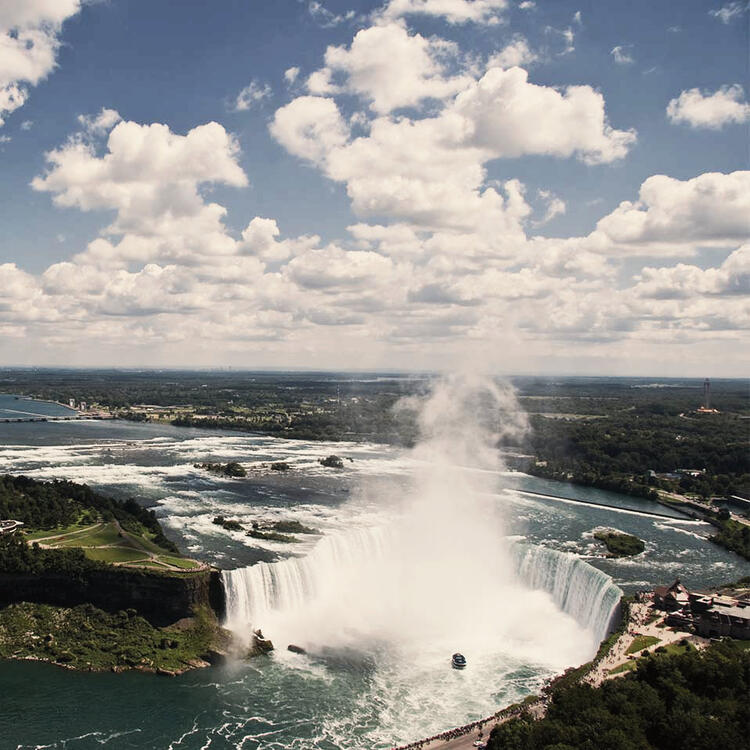 Niagarafälle aus der Vogelperspektive, USA