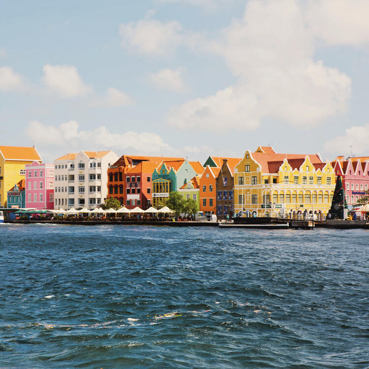 Willemstad mit seinen kunterbunten Häusern Willemstad mit seinen kunterbunten Häusern