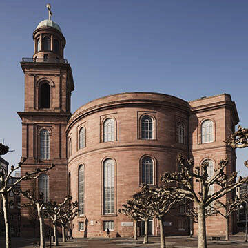 Frankfurter Paulskirche Die Frankfurter Paulskirche ist eine der Sehenswürdigkeiten der Stadt.