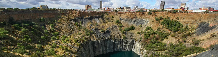 Big Hole und Skyline von Kimberley