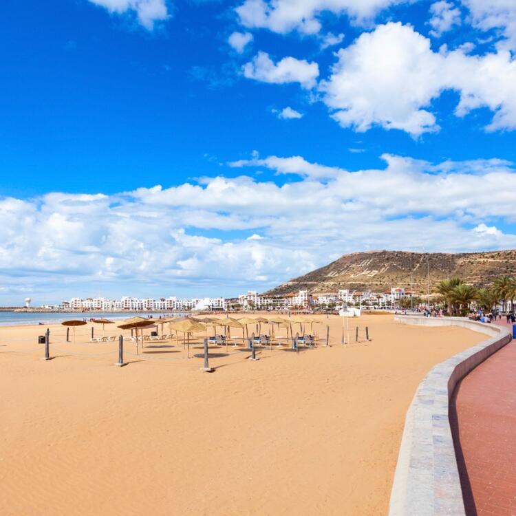 Strand und Strandpromenade von Agadir