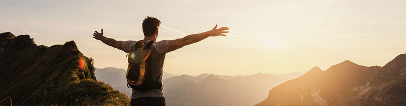 Siente la libertad de viajar volando desde España con Condor a destinos de ensueño y con las mejores ofertas.