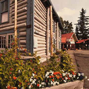 Casa con jardín en el Pionner Park, en Fairbanks, Alaska (USA)