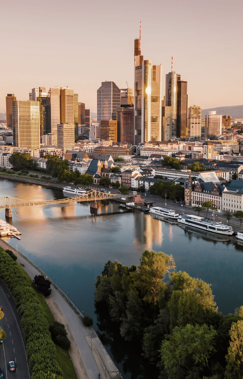 O horizonte de Frankfurt ao pôr do sol