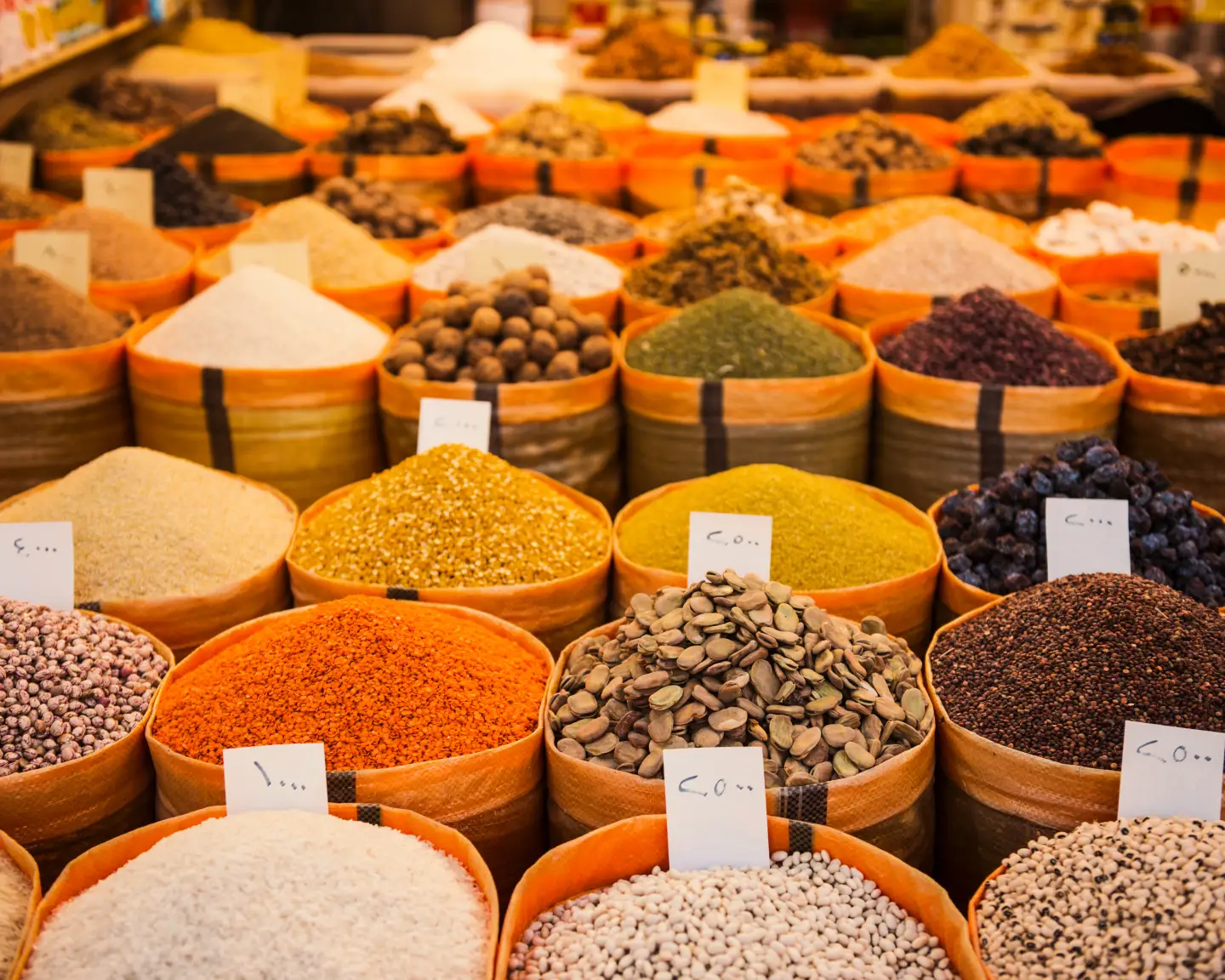 Especias en un mercado en Sulaimániya