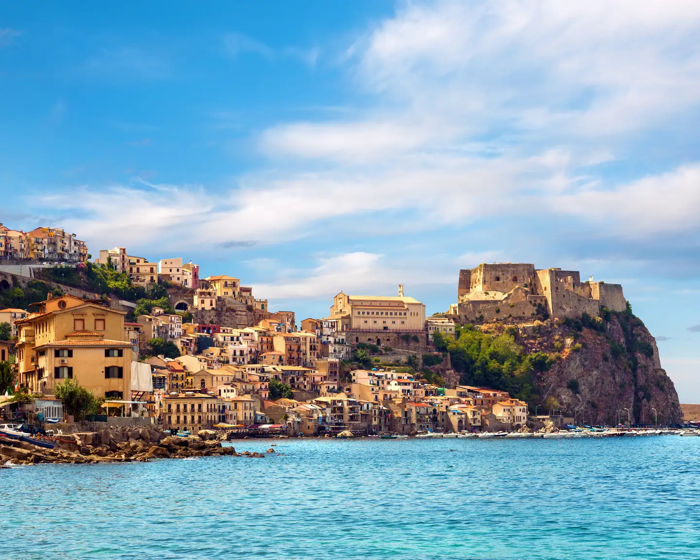 Castillo de Scilla en Calabria, Italia