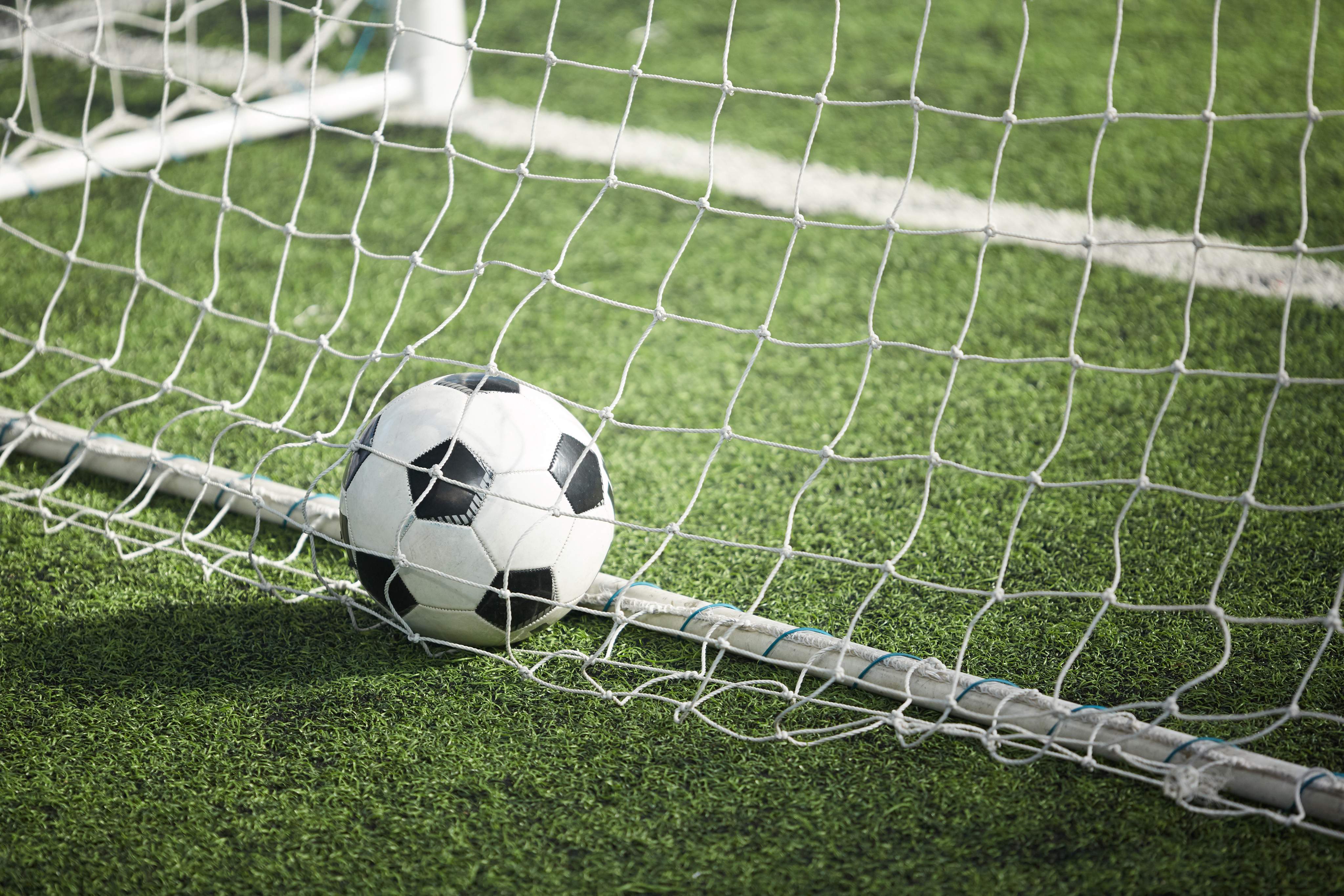 Fußball im Tor