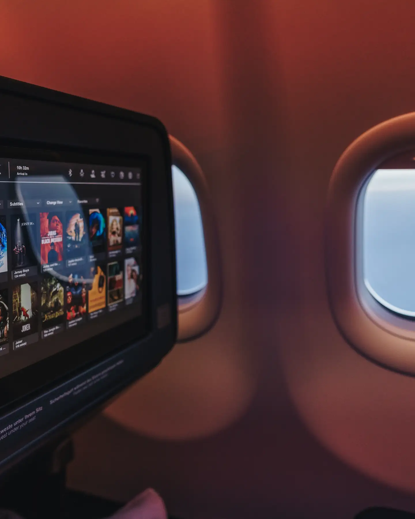 Pantalla con la oferta de inflight entertainment de un avión Condor.