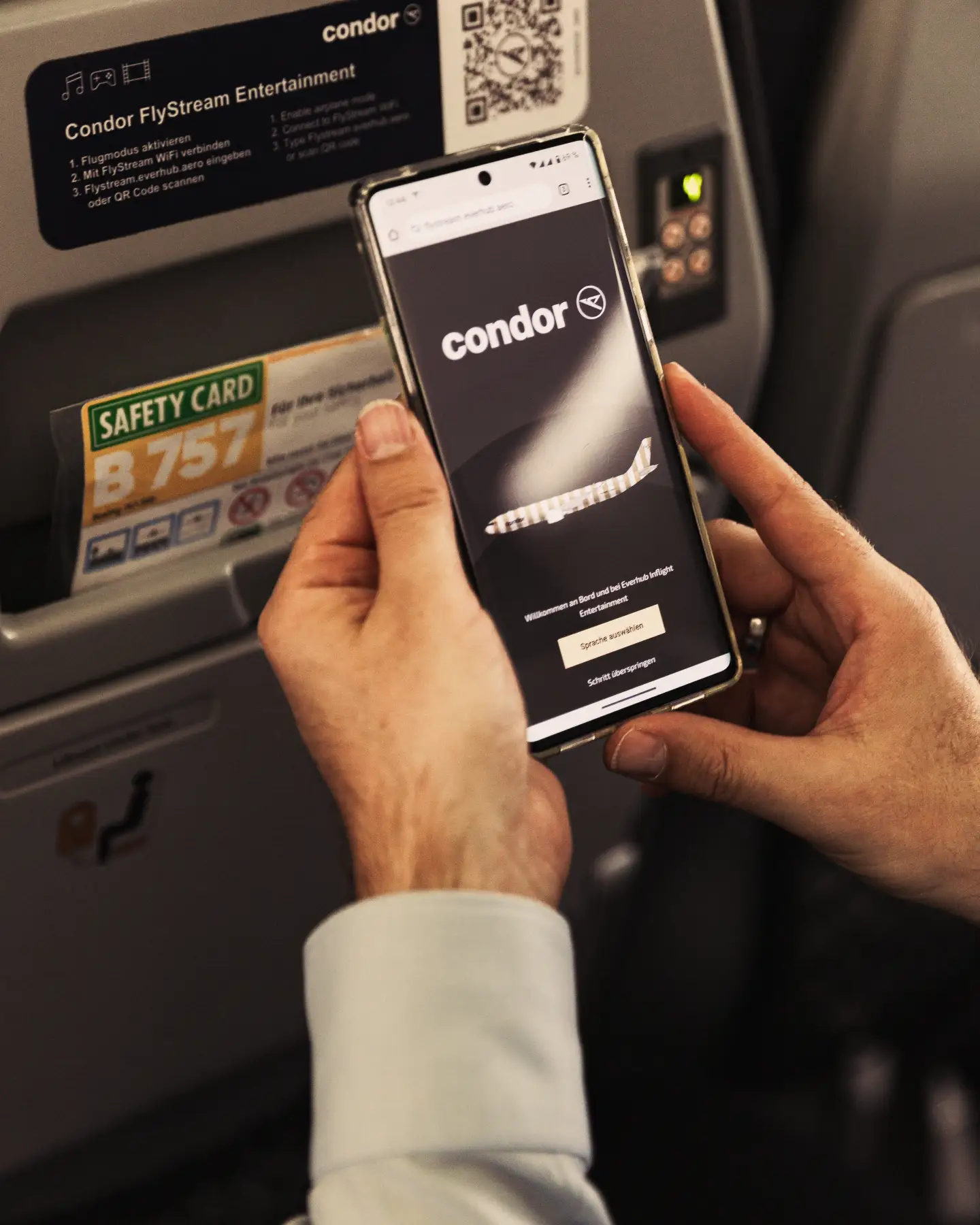 Le produit de divertissement FlyStream sur le siège d’un avion Condor.