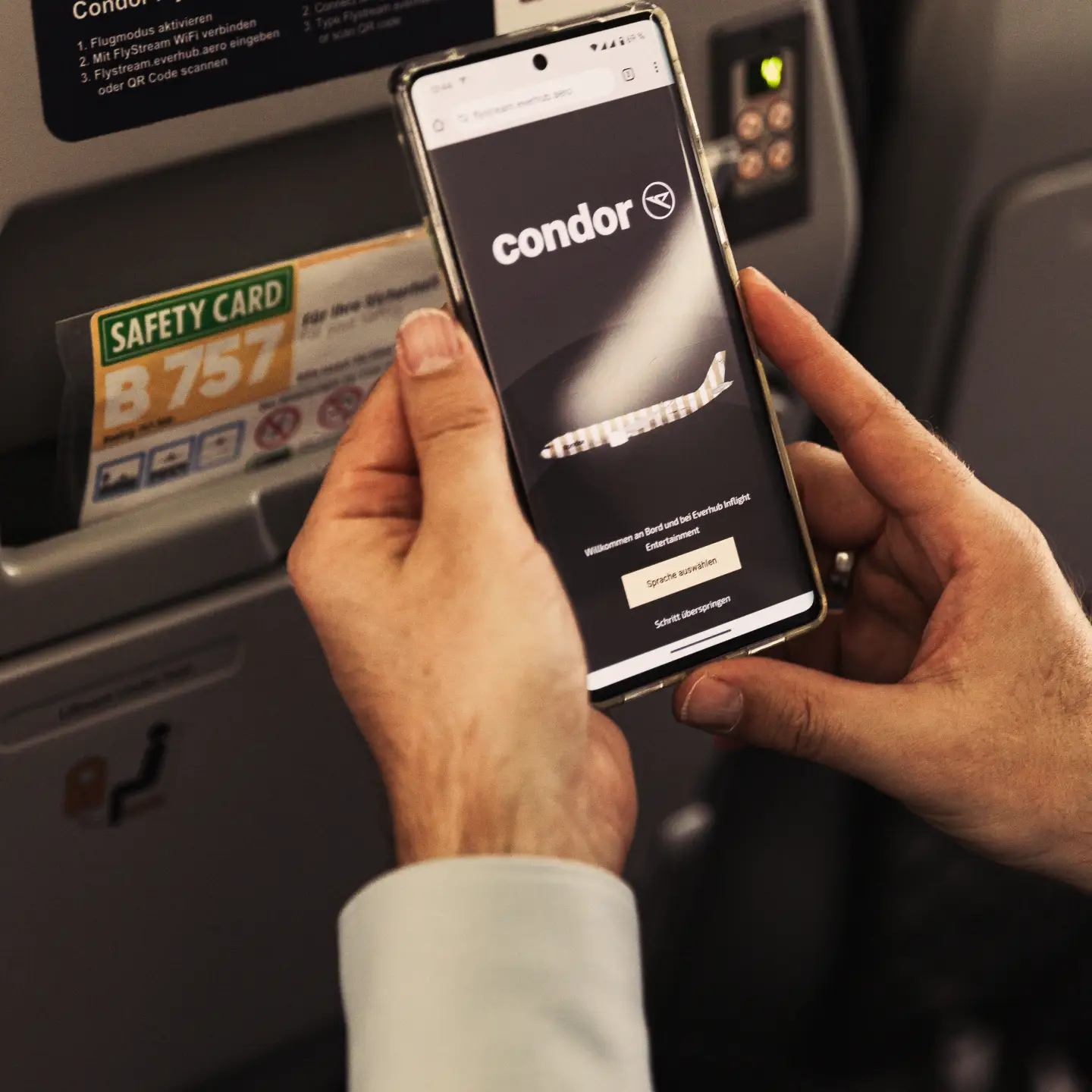 Le produit de divertissement FlyStream sur le siège d’un avion Condor.