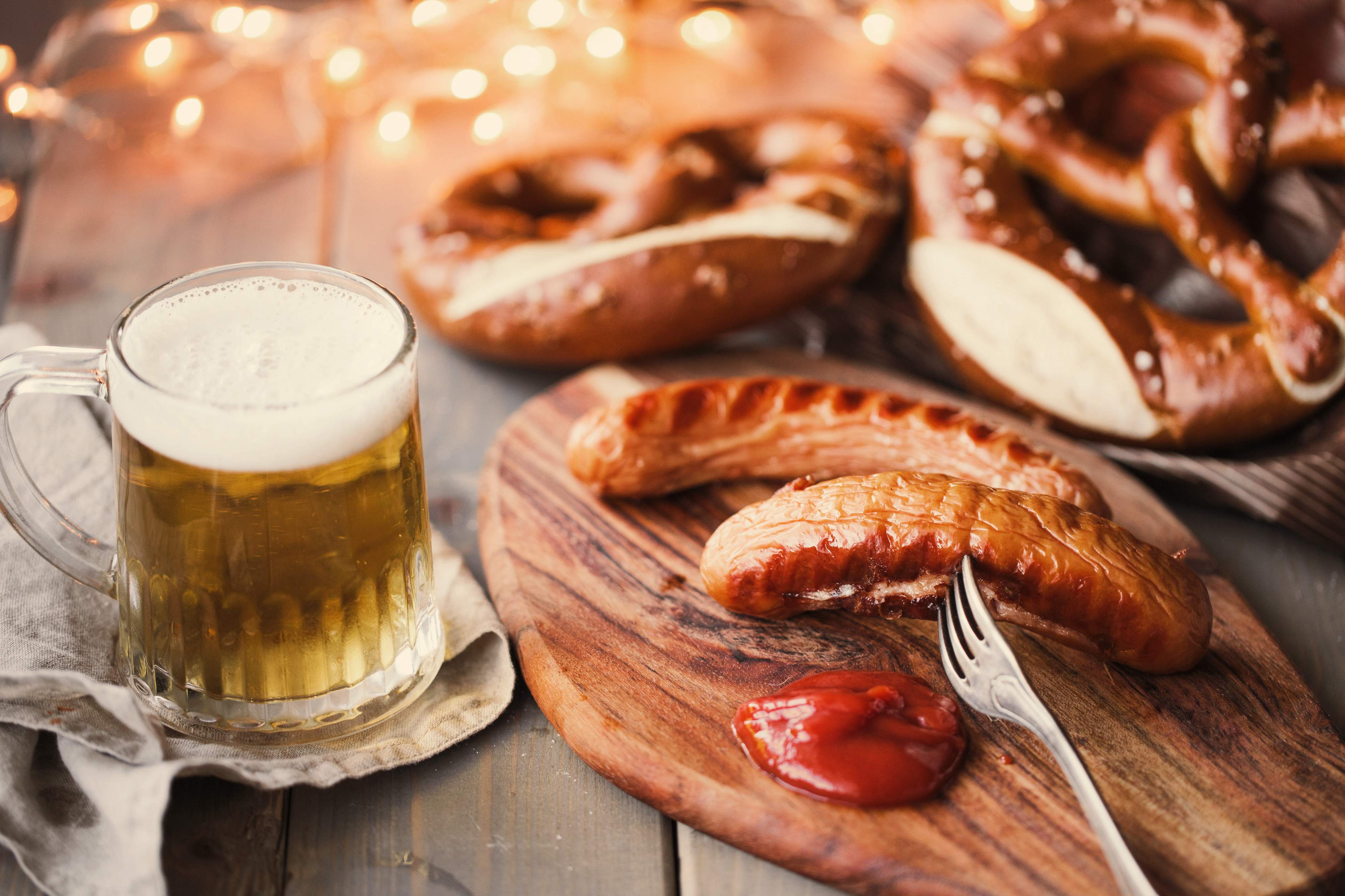 munich-muc-germany-food-beer-pretzel-02-condor
