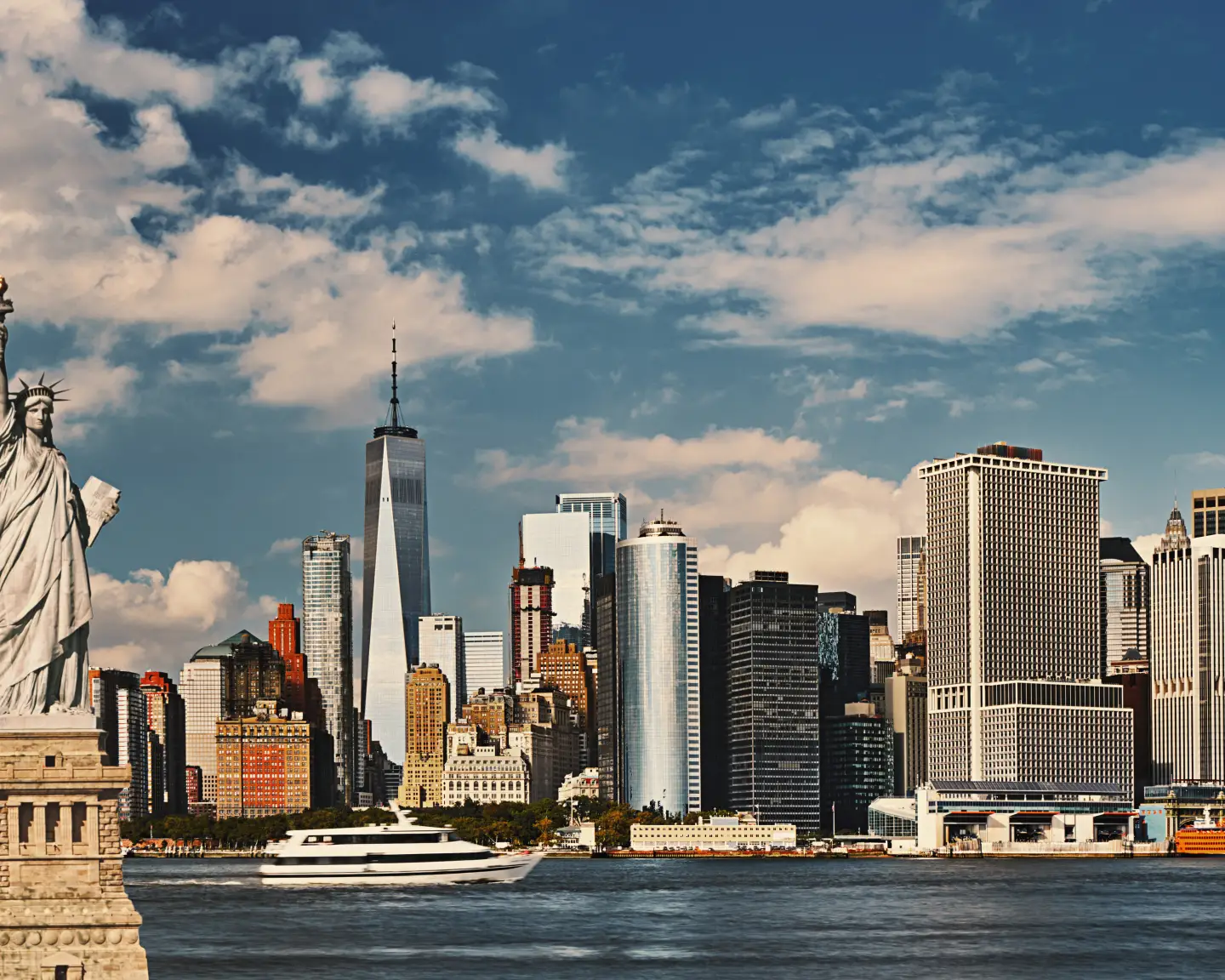 new-york-city-jfk-usa-new-york-skyline-freiheitsstatue-01-condor