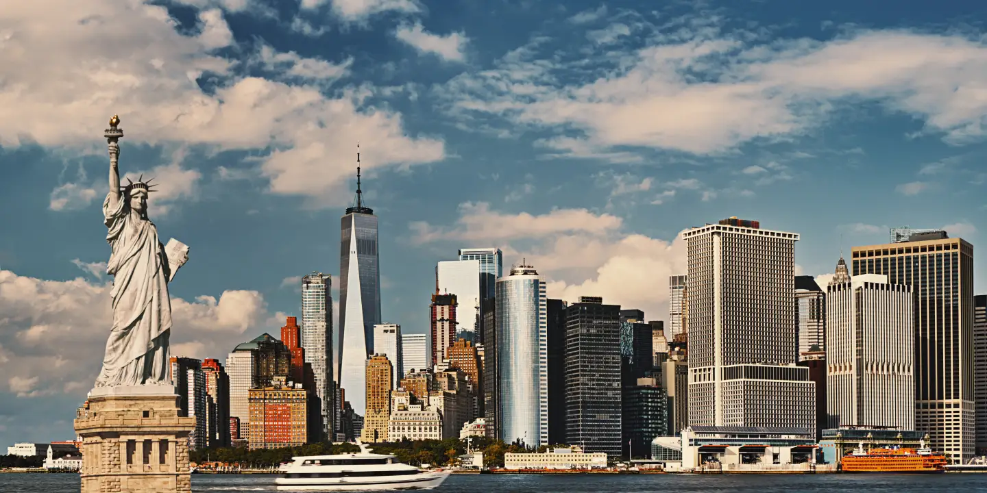 new-york-city-jfk-usa-new-york-skyline-freiheitsstatue-01-condor