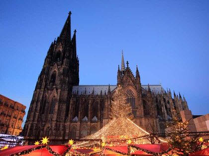 The Christmas Market in Cologne in front of the dome