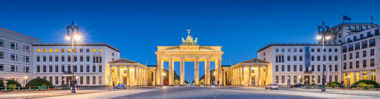 Pariser Platz with Brandenburg Gate at night, Berlin, Germany