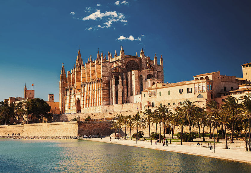 Flights to Palma de Mallorca View of the Palma Cathedral